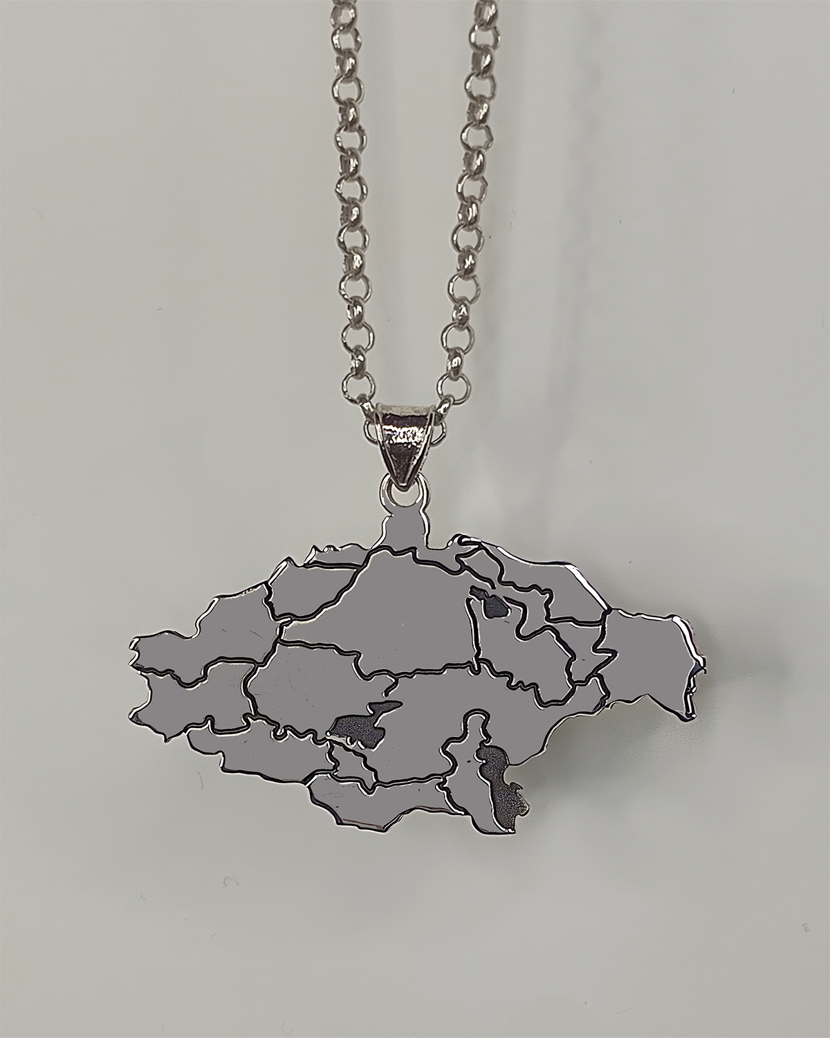 Մեծ Հայքի քարտեզ արծաթյա կախազարդ